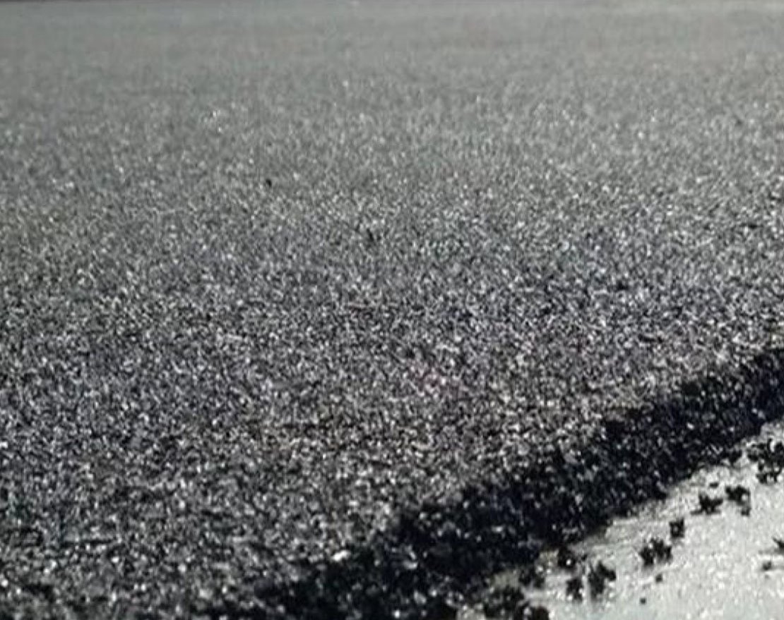 Подложка из черной крошки TORUDA с укладкой - вид 0